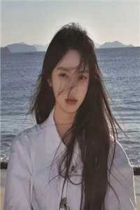 婚礼上，女友吻上她的竹马男女主人公