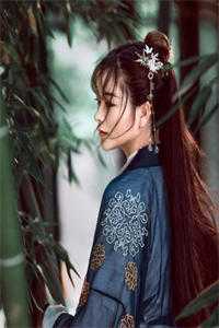 未婚夫残疾后，我靠弹幕上位了是什么名字