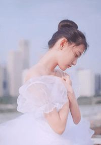 离婚后，高冷前妻跪求我回畅读