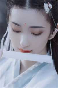 穿成黑红女星后我翻红了