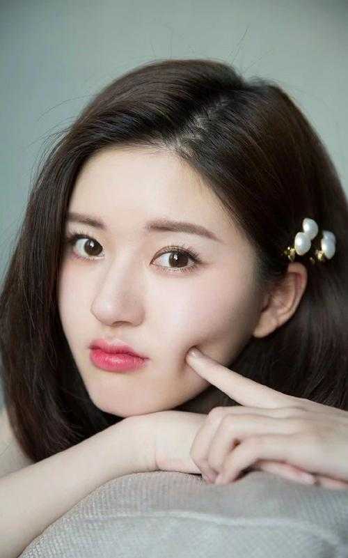 引诱团长妻子999次后仍失败，我娶了首长千金