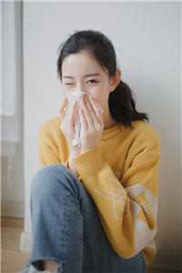 得绝症后，遇到了抢骨灰盒的美女总裁