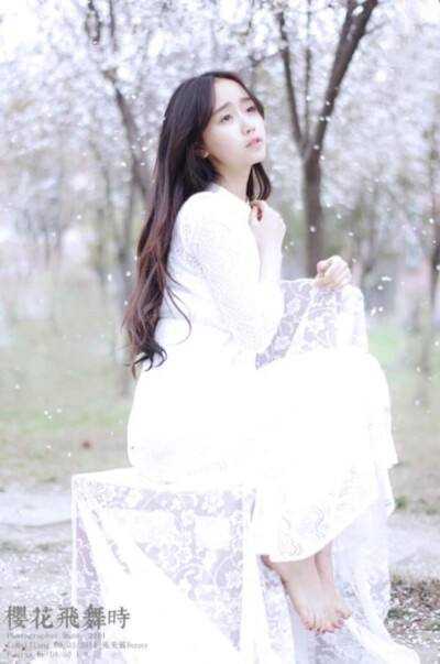 丈夫和女儿为了救白月光的猫把我推进大火