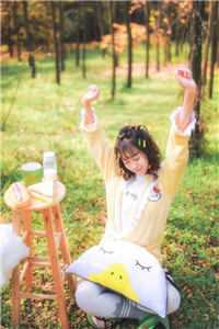 结婚当天老婆和我离婚，五年后我牵回一个小孩她却后悔了