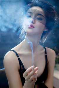 嫡女冻死风雪夜，摄政王抱走暖被窝