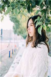 抛弃影后女友后，我翻红了