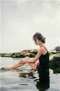 《开局大日真经，校花女鬼被炼化》秦峰峰哥完结好看小说_免费小说完整版《开局大日真经，校花女鬼被炼化》(秦峰峰哥)