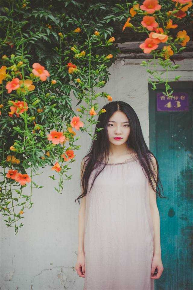 君坐高台，妾入尘埃